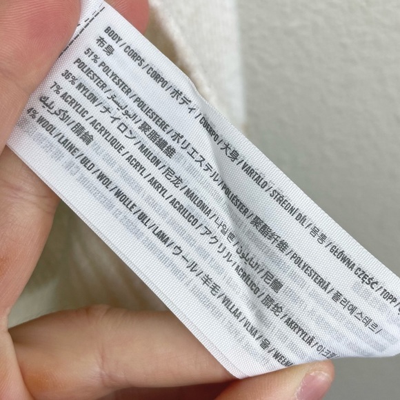 Abercrombie and Fitch Women's Medium Diamond Pattern Wedge Crew Knit Sweater - Picture 12 of 16